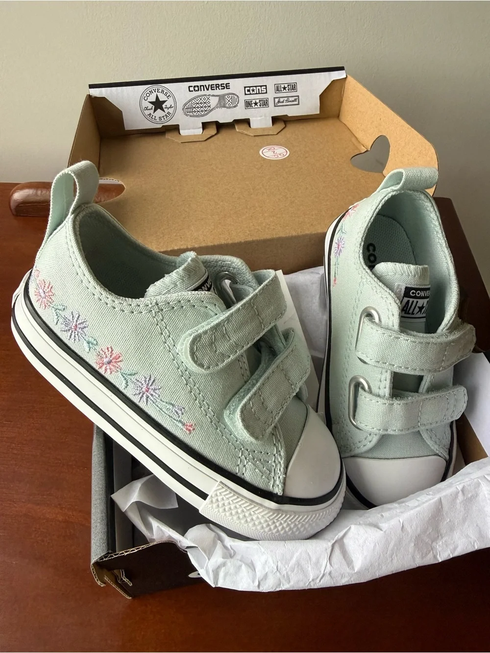 NIB Converse Chuck Taylor All Star Floral Sneakers Infant - Size 6 blue